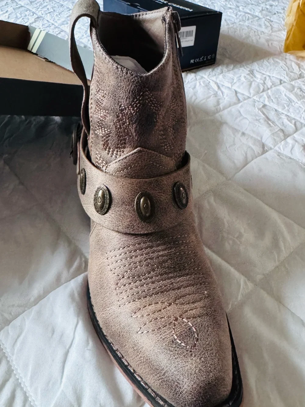 Natural Reflections Mauve Distressed Western Ankle Boots